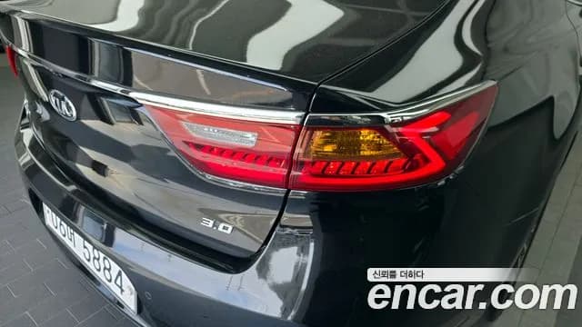 2018 Kia All New K7 3.0 GDI Prestige Sold VIN KNALB416BJA132391 – interior seats 2018 Kia All New K7 3.0 GDI Prestige Sold VIN KNALB416BJA132391 – interior seats