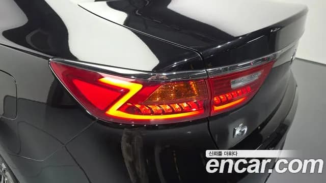 2018 Kia All New K7 3.0 GDI Limited Sold VIN KNALB416BJA141991 – exterior detail 2018 Kia All New K7 3.0 GDI Limited Sold VIN KNALB416BJA141991 – exterior detail