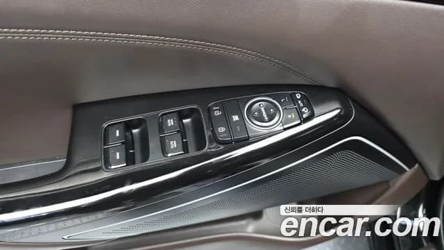 2018 Kia All New K7 3.0 GDI Limited Sold VIN KNALB416BJA141991 – trunk area 2018 Kia All New K7 3.0 GDI Limited Sold VIN KNALB416BJA141991 – trunk area