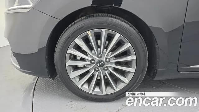 2019 Kia All New K7 3.0 GDI Noblesse Sold VIN KNALB416BKA163108 – exterior detail 2019 Kia All New K7 3.0 GDI Noblesse Sold VIN KNALB416BKA163108 – exterior detail