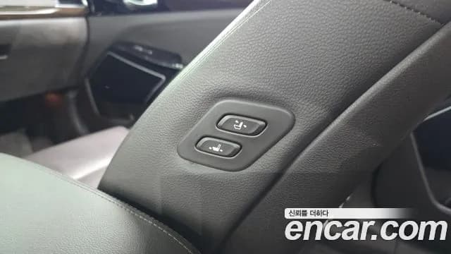 2019 Kia All New K7 3.0 GDI Noblesse Sold VIN KNALB416BKA164319 – exterior detail 2019 Kia All New K7 3.0 GDI Noblesse Sold VIN KNALB416BKA164319 – exterior detail