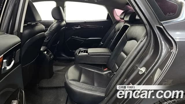 2017 Kia All New K7 2.2 Diesel Prestige Sold VIN KNALB41ABHA054711 – trunk area 2017 Kia All New K7 2.2 Diesel Prestige Sold VIN KNALB41ABHA054711 – trunk area