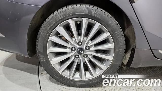 2017 Kia All New K7 2.2 Diesel Limited Sold VIN KNALB41ABHA067312 – trunk area 2017 Kia All New K7 2.2 Diesel Limited Sold VIN KNALB41ABHA067312 – trunk area