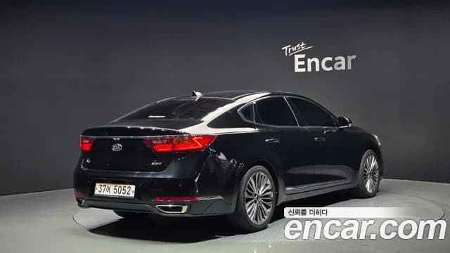 2017 Kia All New K7 2.2 Diesel Limited Sold VIN KNALB41ABHA070231 – front exterior 2017 Kia All New K7 2.2 Diesel Limited Sold VIN KNALB41ABHA070231 – front exterior