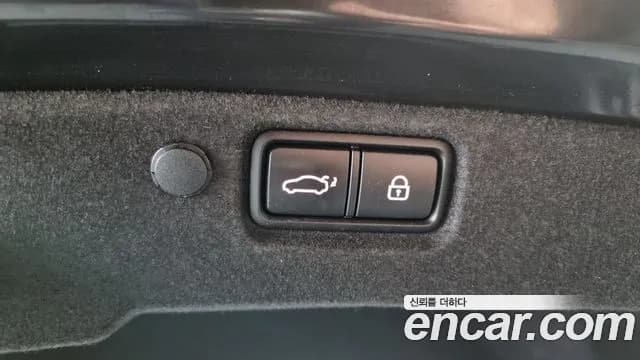 2017 Kia All New K7 2.2 Diesel Limited Sold VIN KNALB41ABHA077420 – exterior detail 2017 Kia All New K7 2.2 Diesel Limited Sold VIN KNALB41ABHA077420 – exterior detail