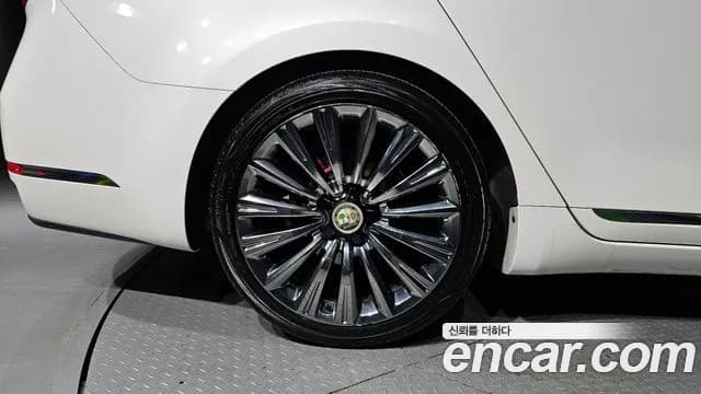 2017 Kia All New K7 2.2 Diesel Prestige Sold VIN KNALB41ABHA082189 – photo 12 2017 Kia All New K7 2.2 Diesel Prestige Sold VIN KNALB41ABHA082189 – photo 12