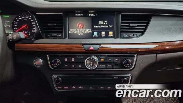 2017 Kia All New K7 2.2 Diesel Limited Sold VIN KNALB41ABHA087068 – photo 14 2017 Kia All New K7 2.2 Diesel Limited Sold VIN KNALB41ABHA087068 – photo 14