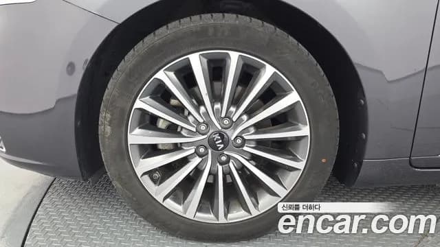 2017 Kia All New K7 2.2 Diesel Limited Sold VIN KNALB41ABHA100790 – photo 24 2017 Kia All New K7 2.2 Diesel Limited Sold VIN KNALB41ABHA100790 – photo 24