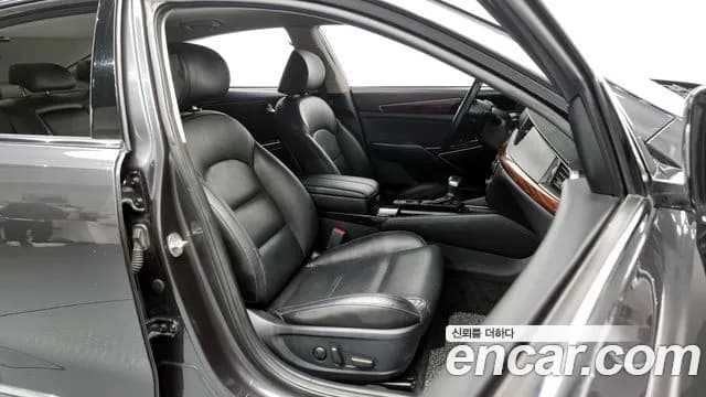2017 Kia All New K7 2.2 Diesel Limited Sold VIN KNALB41ABHA113796 – exterior detail 2017 Kia All New K7 2.2 Diesel Limited Sold VIN KNALB41ABHA113796 – exterior detail