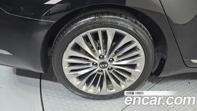 2018 Kia All New K7 2.2 Diesel Limited Sold VIN KNALB41ABJA117772 – interior seats 2018 Kia All New K7 2.2 Diesel Limited Sold VIN KNALB41ABJA117772 – interior seats