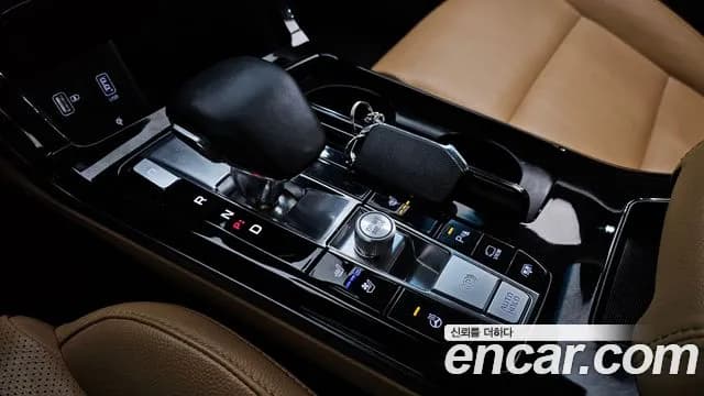 2021 Kia K7 Premier 2.5 GDI Prestige Sold VIN KNALB41BBMA242022 – front exterior 2021 Kia K7 Premier 2.5 GDI Prestige Sold VIN KNALB41BBMA242022 – front exterior