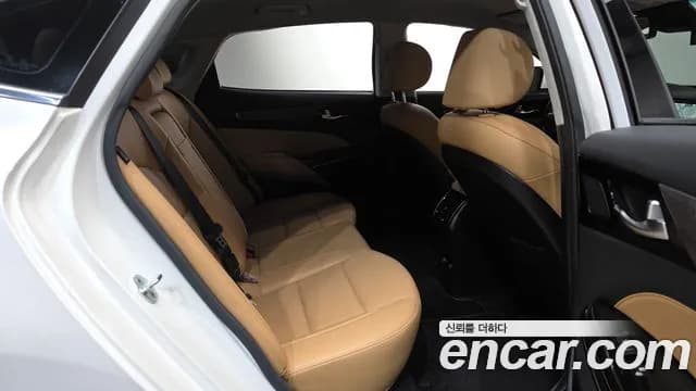 2021 Kia K7 Premier 2.5 GDI Prestige Sold VIN KNALB41BBMA242177 – rear exterior 2021 Kia K7 Premier 2.5 GDI Prestige Sold VIN KNALB41BBMA242177 – rear exterior