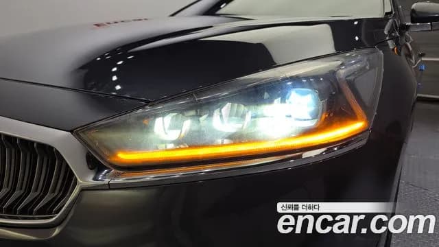 2017 Kia All New K7 Hybrid Noblesse Sold VIN KNALB41GBHA002148 – exterior detail 2017 Kia All New K7 Hybrid Noblesse Sold VIN KNALB41GBHA002148 – exterior detail