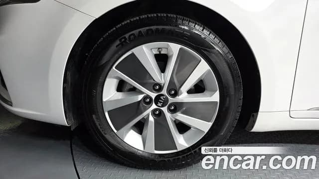2017 Kia All New K7 Hybrid Noblesse Sold VIN KNALB41GBHA006394 – front exterior 2017 Kia All New K7 Hybrid Noblesse Sold VIN KNALB41GBHA006394 – front exterior