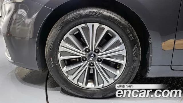 2019 Kia All New K7 Hybrid Noblesse Special Sold VIN KNALB41GBKA014572 – interior seats 2019 Kia All New K7 Hybrid Noblesse Special Sold VIN KNALB41GBKA014572 – interior seats
