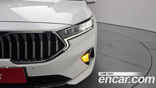 2021 Kia K7 Premier Hybrid Prestige Sold VIN KNALB41GBMA034791 – rear exterior 2021 Kia K7 Premier Hybrid Prestige Sold VIN KNALB41GBMA034791 – rear exterior