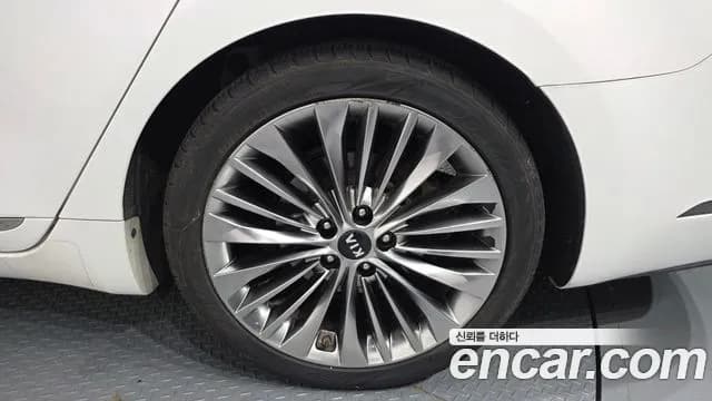 2017 Kia All New K7 3.3 GDI Limited Plus Sold VIN KNALC411BHA071558 – trunk area 2017 Kia All New K7 3.3 GDI Limited Plus Sold VIN KNALC411BHA071558 – trunk area