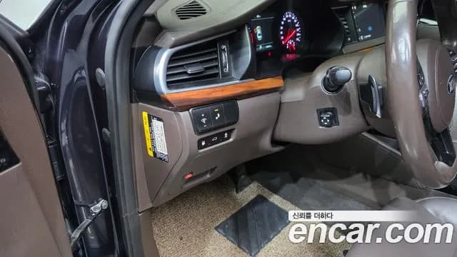 2017 Kia All New K7 3.3 GDI Limited Plus Sold VIN KNALC411BHA082306 – interior seats 2017 Kia All New K7 3.3 GDI Limited Plus Sold VIN KNALC411BHA082306 – interior seats