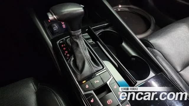 2017 Kia All New K7 3.3 GDI Limited Plus Sold VIN KNALC411BHA086998 – rear exterior 2017 Kia All New K7 3.3 GDI Limited Plus Sold VIN KNALC411BHA086998 – rear exterior