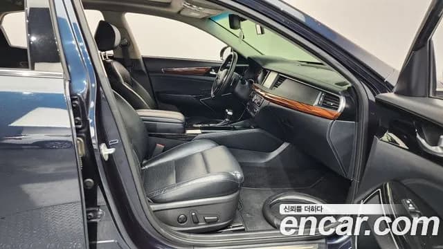 2017 Kia All New K7 3.3 GDI Limited Plus Sold VIN KNALC411BHA086998 – side profile 2017 Kia All New K7 3.3 GDI Limited Plus Sold VIN KNALC411BHA086998 – side profile