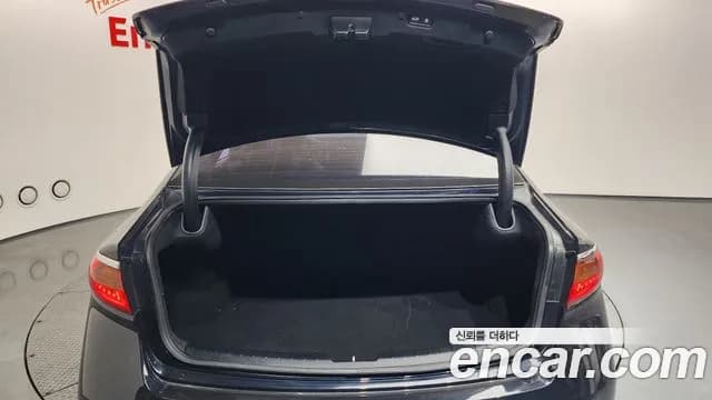 2017 Kia All New K7 3.3 GDI Limited Plus Sold VIN KNALC411BHA086998 – interior seats 2017 Kia All New K7 3.3 GDI Limited Plus Sold VIN KNALC411BHA086998 – interior seats