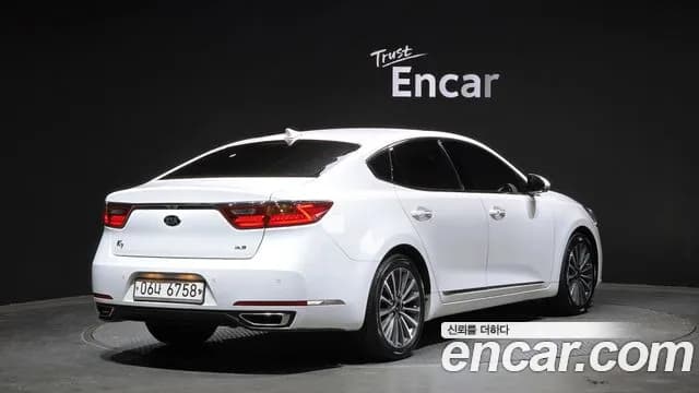 2017 Kia All New K7 3.3 GDI Noblesse Sold VIN KNALC411BHA091820 – rear exterior 2017 Kia All New K7 3.3 GDI Noblesse Sold VIN KNALC411BHA091820 – rear exterior