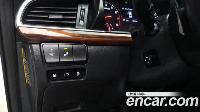 2017 Kia All New K7 3.3 GDI Noblesse Sold VIN KNALC411BHA091820 – dashboard 2017 Kia All New K7 3.3 GDI Noblesse Sold VIN KNALC411BHA091820 – dashboard
