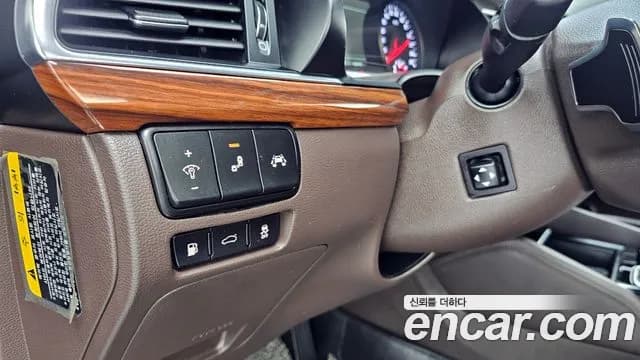 2017 Kia All New K7 3.3 GDI Noblesse Sold VIN KNALC411BHA092154 – interior seats 2017 Kia All New K7 3.3 GDI Noblesse Sold VIN KNALC411BHA092154 – interior seats