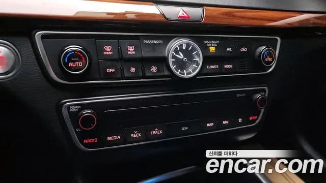 2017 Kia All New K7 3.3 GDI Noblesse Sold VIN KNALC411BHA099731 – exterior detail 2017 Kia All New K7 3.3 GDI Noblesse Sold VIN KNALC411BHA099731 – exterior detail