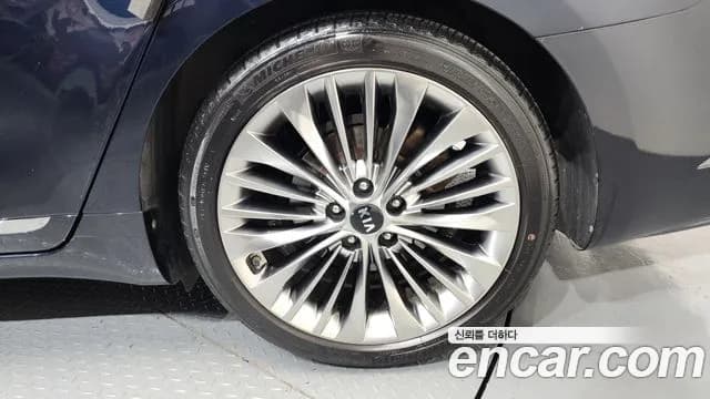 2018 Kia All New K7 3.3 GDI Noblesse Sold VIN KNALC411BJA138780 – exterior detail 2018 Kia All New K7 3.3 GDI Noblesse Sold VIN KNALC411BJA138780 – exterior detail