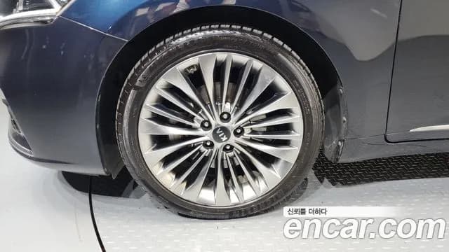 2018 Kia All New K7 3.3 GDI Noblesse Sold VIN KNALC411BJA138780 – undercarriage 2018 Kia All New K7 3.3 GDI Noblesse Sold VIN KNALC411BJA138780 – undercarriage