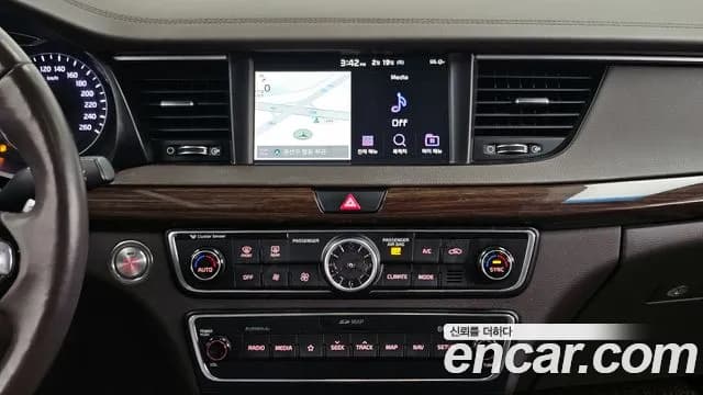 2019 Kia All New K7 3.3 GDI Noblesse Sold VIN KNALC411BKA157625 – undercarriage 2019 Kia All New K7 3.3 GDI Noblesse Sold VIN KNALC411BKA157625 – undercarriage