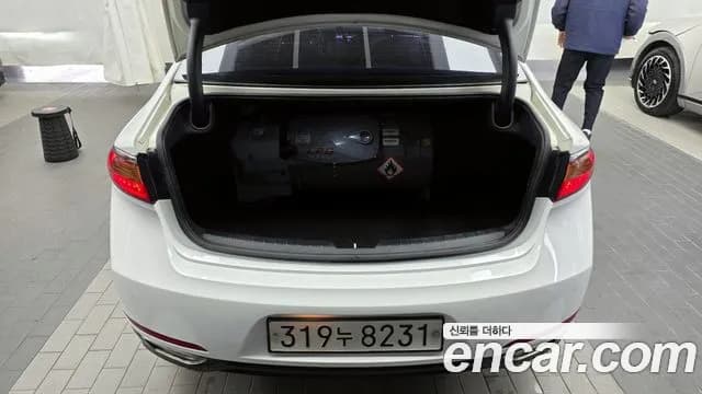 2017 Kia All New K7 3.0 LPI Luxury (Rental Car) Sold VIN KNALC418BHA081176 – rear exterior 2017 Kia All New K7 3.0 LPI Luxury (Rental Car) Sold VIN KNALC418BHA081176 – rear exterior