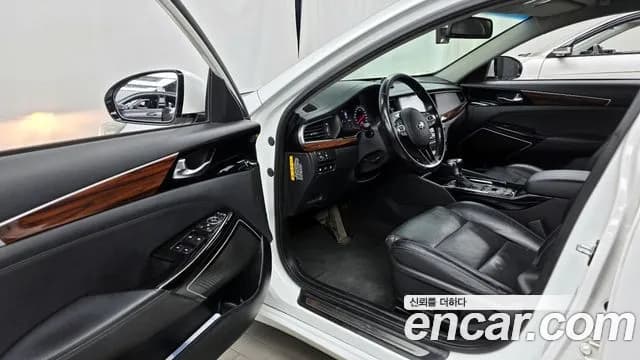 2017 Kia All New K7 3.0 LPI Luxury (Rental Car) Sold VIN KNALC418BHA081176 – trunk area 2017 Kia All New K7 3.0 LPI Luxury (Rental Car) Sold VIN KNALC418BHA081176 – trunk area