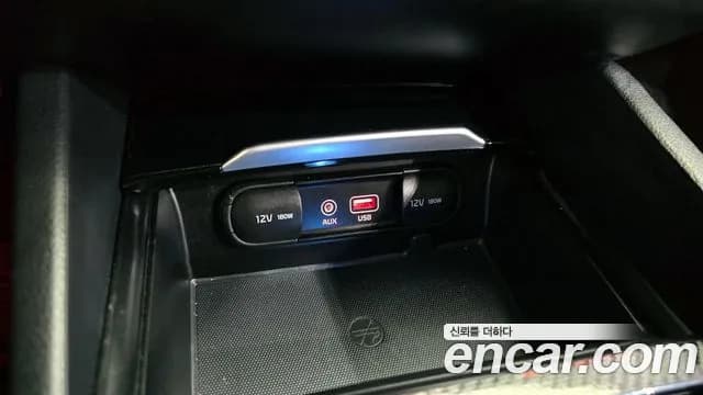 2017 Kia All New K7 3.0 LPI Luxury (Rental Car) Sold VIN KNALC418BHA099279 – interior seats 2017 Kia All New K7 3.0 LPI Luxury (Rental Car) Sold VIN KNALC418BHA099279 – interior seats