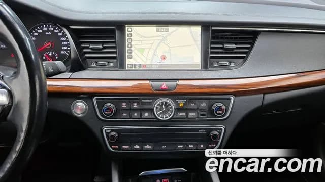 2017 Kia All New K7 3.0 LPI Luxury (Rental Car) Sold VIN KNALC418BHA100021 – interior seats 2017 Kia All New K7 3.0 LPI Luxury (Rental Car) Sold VIN KNALC418BHA100021 – interior seats