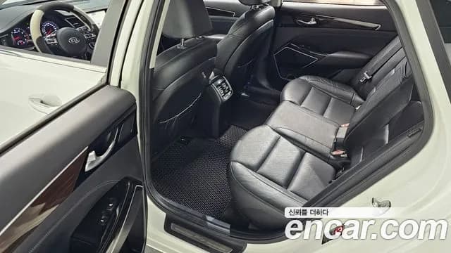 2018 Kia All New K7 3.0 LPI Luxury (Rental Car) Sold VIN KNALC418BJA127537 – photo 14 2018 Kia All New K7 3.0 LPI Luxury (Rental Car) Sold VIN KNALC418BJA127537 – photo 14