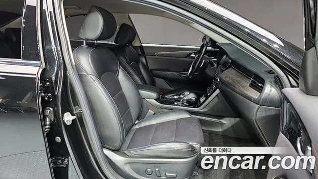 2020 Kia K7 Premier 3.0 LPI Prestige Sold VIN KNALC418BLA232178 – rear exterior 2020 Kia K7 Premier 3.0 LPI Prestige Sold VIN KNALC418BLA232178 – rear exterior