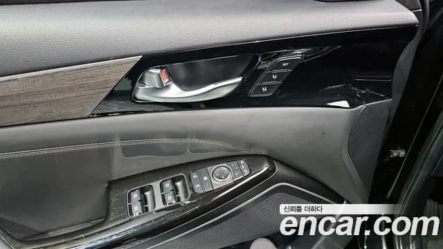 2020 Kia K7 Premier 3.0 LPI Prestige Sold VIN KNALC418BLA232178 – exterior detail 2020 Kia K7 Premier 3.0 LPI Prestige Sold VIN KNALC418BLA232178 – exterior detail
