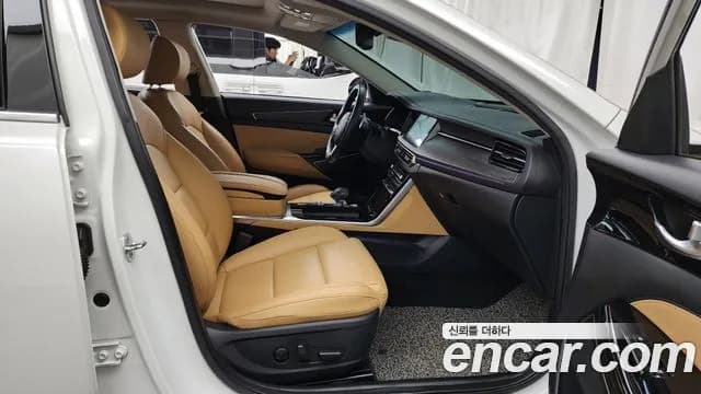 2020 Kia K7 Premier 2.5 GDI Noblesse Sold VIN KNALC41BBLA179106 – trunk area 2020 Kia K7 Premier 2.5 GDI Noblesse Sold VIN KNALC41BBLA179106 – trunk area