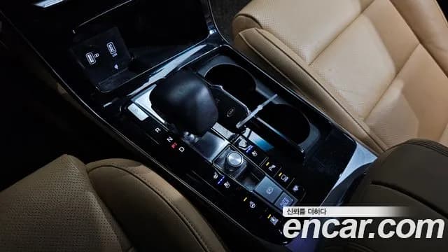 2020 Kia K7 Premier 2.5 GDI Noblesse Sold VIN KNALC41BBLA183306 – exterior detail 2020 Kia K7 Premier 2.5 GDI Noblesse Sold VIN KNALC41BBLA183306 – exterior detail