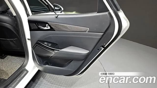 2020 Kia K7 Premier 2.5 GDI Noblesse Sold VIN KNALC41BBLA184757 – exterior detail 2020 Kia K7 Premier 2.5 GDI Noblesse Sold VIN KNALC41BBLA184757 – exterior detail