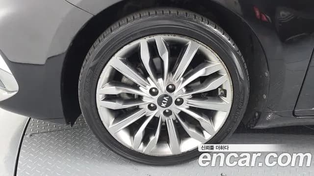 2020 Kia K7 Premier 2.5 GDI Noblesse Sold VIN KNALC41BBLA190656 – front exterior 2020 Kia K7 Premier 2.5 GDI Noblesse Sold VIN KNALC41BBLA190656 – front exterior