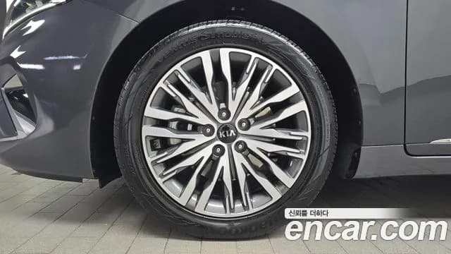 2020 Kia K7 Premier 2.5 GDI Noblesse Sold VIN KNALC41BBLA199929 – side profile 2020 Kia K7 Premier 2.5 GDI Noblesse Sold VIN KNALC41BBLA199929 – side profile