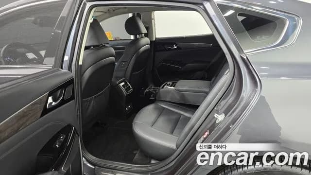 2020 Kia K7 Premier 2.5 GDI Noblesse Sold VIN KNALC41BBLA208890 – exterior detail 2020 Kia K7 Premier 2.5 GDI Noblesse Sold VIN KNALC41BBLA208890 – exterior detail