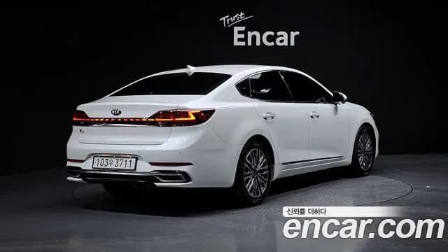 2020 Kia K7 Premier 2.5 GDI X Edition Sold VIN KNALC41BBLA209470 – trunk area 2020 Kia K7 Premier 2.5 GDI X Edition Sold VIN KNALC41BBLA209470 – trunk area