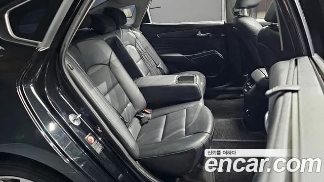 2020 Kia K7 Premier 2.5 GDI X Edition Sold VIN KNALC41BBLA214785 – trunk area 2020 Kia K7 Premier 2.5 GDI X Edition Sold VIN KNALC41BBLA214785 – trunk area