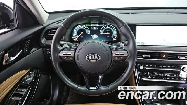 2020 Kia K7 Premier 2.5 GDI X Edition Sold VIN KNALC41BBLA216124 – trunk area 2020 Kia K7 Premier 2.5 GDI X Edition Sold VIN KNALC41BBLA216124 – trunk area