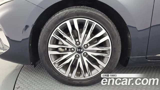 2020 Kia K7 Premier 2.5 GDI X Edition Sold VIN KNALC41BBLA218181 – exterior detail 2020 Kia K7 Premier 2.5 GDI X Edition Sold VIN KNALC41BBLA218181 – exterior detail