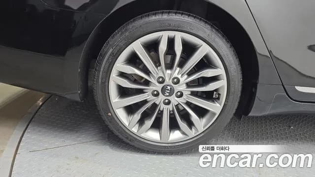 2020 Kia K7 Premier 2.5 GDI Noblesse Sold VIN KNALC41BBLA223298 – undercarriage 2020 Kia K7 Premier 2.5 GDI Noblesse Sold VIN KNALC41BBLA223298 – undercarriage